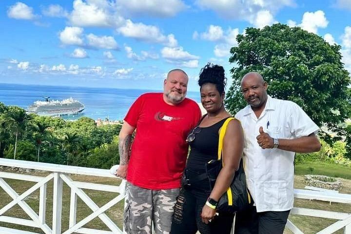 Private Dunn's River Falls Climb with Ocho Rios Sightseeing and Shopping (9/12)