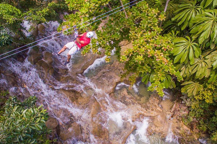 Falls Flyer Zipline over Dunn's River Falls with Waterfall Climb, Ocho Rios (2/4)