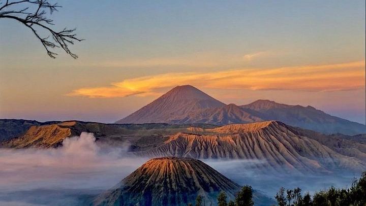 Three-Day Surabaya Tour to Tumpak Sewu, Bromo and Ijen with Bali Ferry Ticket (1/5)
