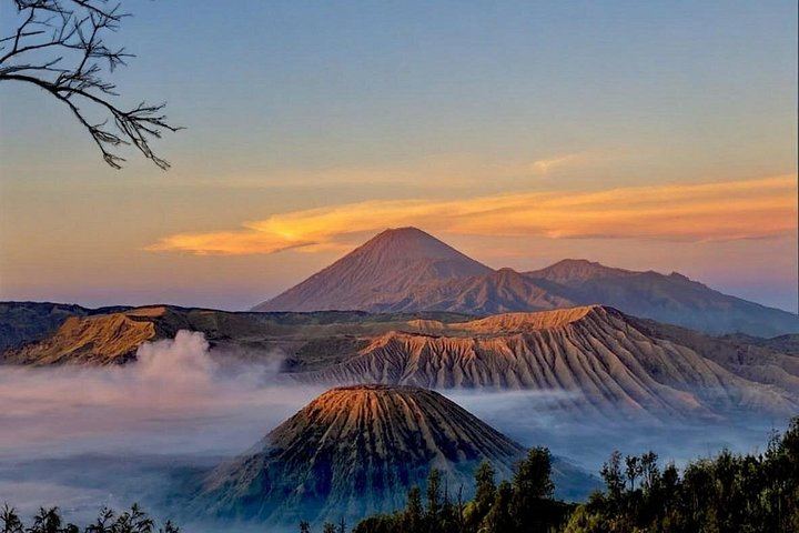 Three-Day Surabaya Tour to Tumpak Sewu, Bromo and Ijen with Bali Ferry Ticket (1/5)