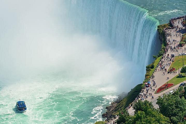 Niagara Falls Canadian Side Tour with Ontario and New York Hotel Pickup, Boat, Skylon (3/12)