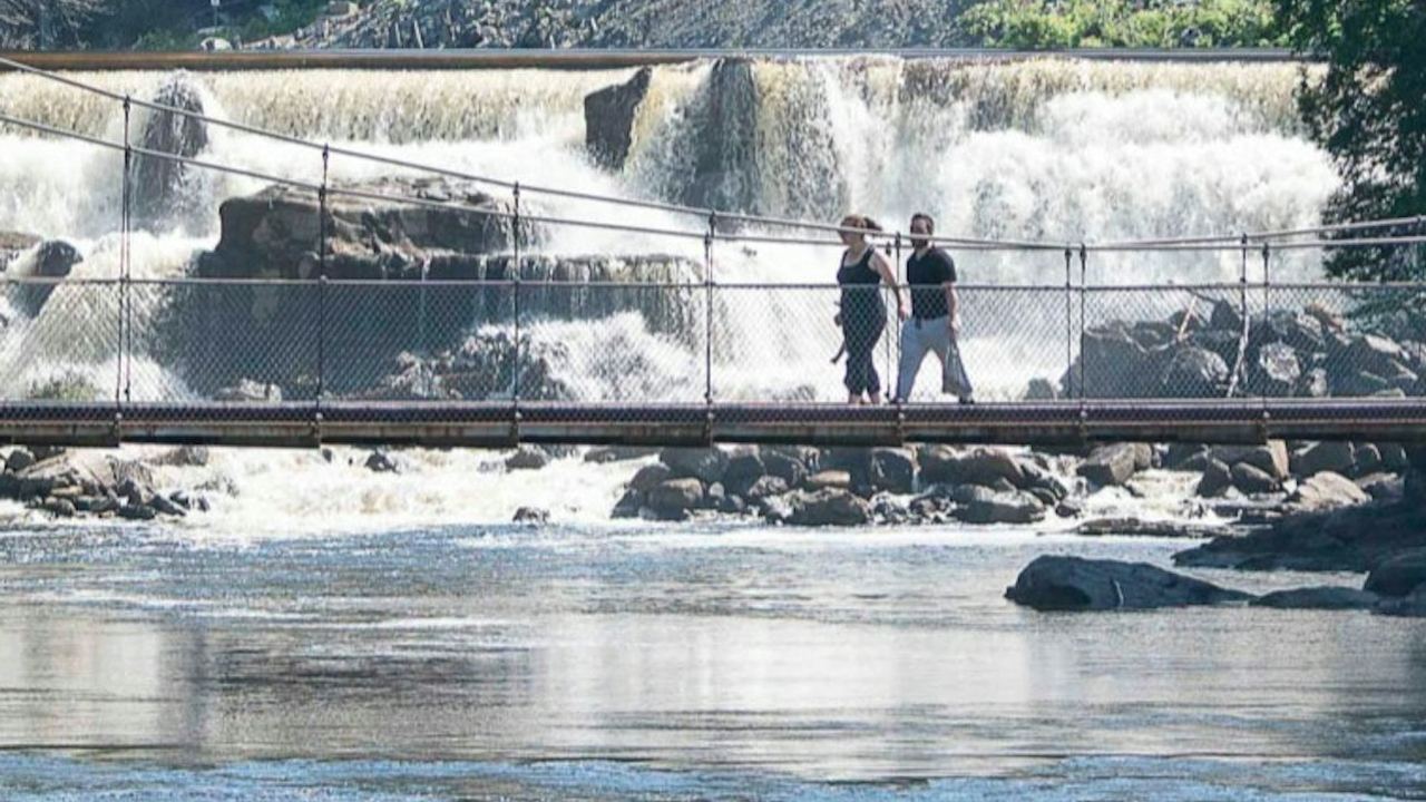 Canyon Sainte-Anne Entry Ticket: Three Suspension Bridges and a 74 m Waterfall (3/7)