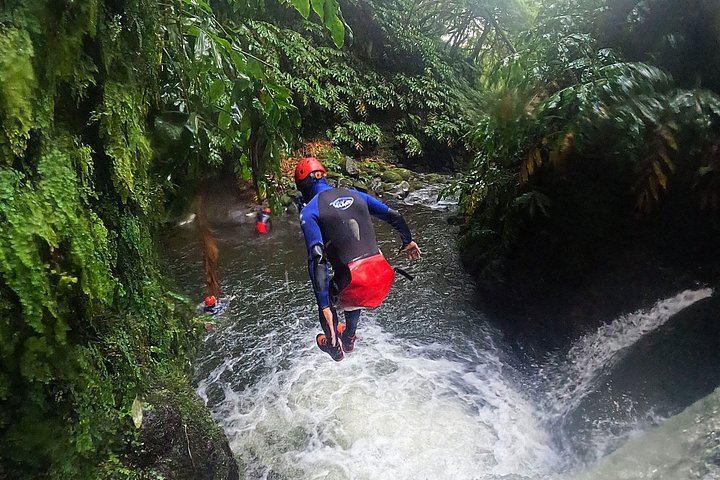 Hidden Waterfalls Canyoning in Ribeira dos Caldeirões, Small Groups, Sao Miguel (5/8)
