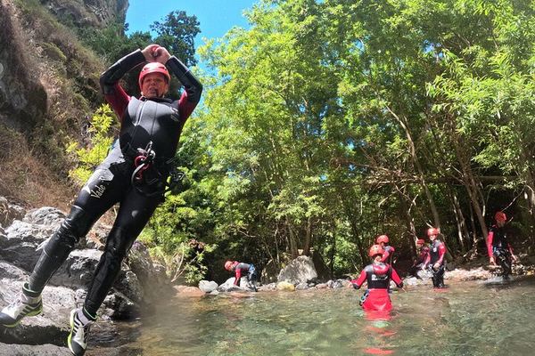Level 2 Canyoning in Ribeiro do Cidrão: Technical Descents Through Narrow Gorges
