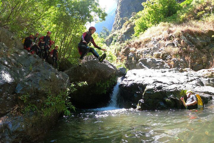 Level 2 Canyoning in Ribeiro do Cidrão: Technical Descents Through Narrow Gorges (2/12)