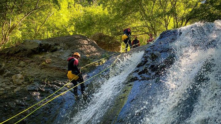 Level 2 Canyoning in Ribeira do Cidrão: Madeira Central Mountains, Pools and Rappels (3/8)