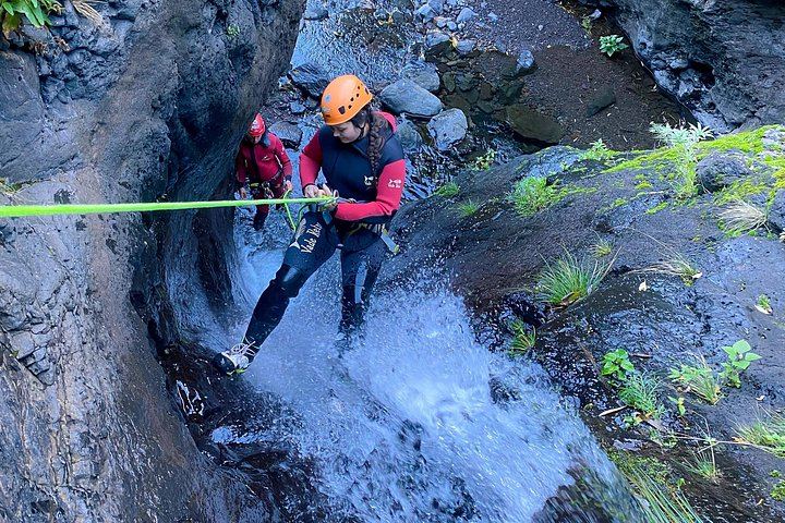 Level 2 Canyoning in Ribeira do Cidrão: Madeira Central Mountains, Pools and Rappels (8/8)