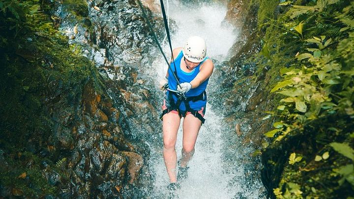 Lost Canyon Waterfall Rappelling from La Fortuna with Buffet Lunch and Pickup (4/12)