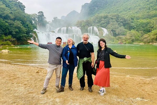 Cao Bang Loop 2-Day Tour: Incense, Paper and Forging Villages, Riverside Homestay