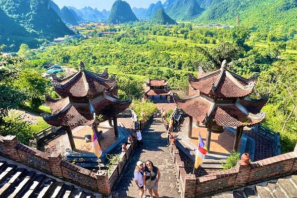Cao Bang Loop 2-Day Easy Rider Tour: Ngoc Con Hike, Quay Son Swim, Groups of 7 to 9