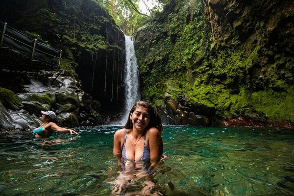 Pure Nature Rincon de la Vieja Hike, Oropendola Waterfall, Lunch and Hot Springs