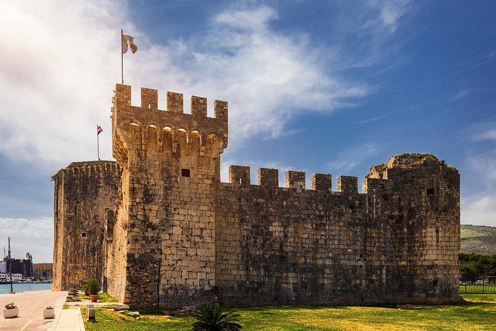 Trogir Old Town Walk and Krka Waterfalls Day Trip from Split with Boat Cruise (12/12)