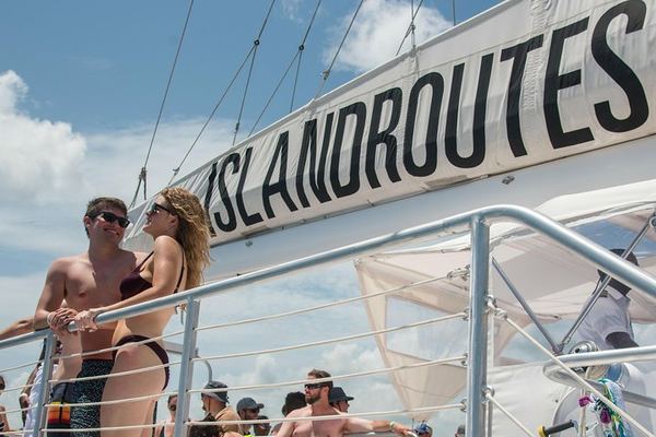 Four-Hour Dunn's River Falls Catamaran Cruise with Live DJ and Open Bar
