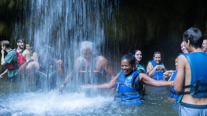 Charco Azul Arenales Caves and Waterfall Adventure with Professional Photos (2/11)