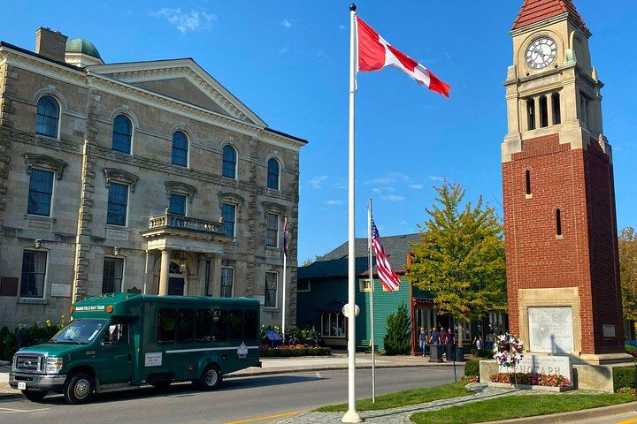 Niagara Falls and Niagara-on-the-Lake Guided Day Tour from Toronto with Boat Ride (5/12)