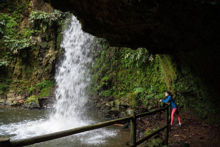 Sao Miguel Waterfalls Day Tour by Electric Van, Max 8 Guests, Picnic Lunch (9/12)