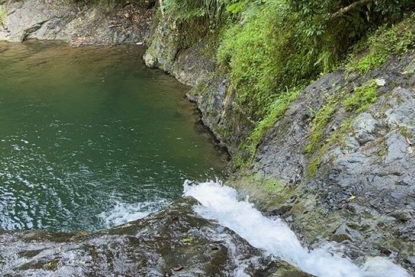 Salto de Pilar Cliff Jumping Hike with 5 to 30 Foot Jumps and Life Jackets