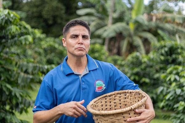 Private Spring Paradise Sloth Park, Coffee and Cacao Farm and Llanos de Cortez Waterfall