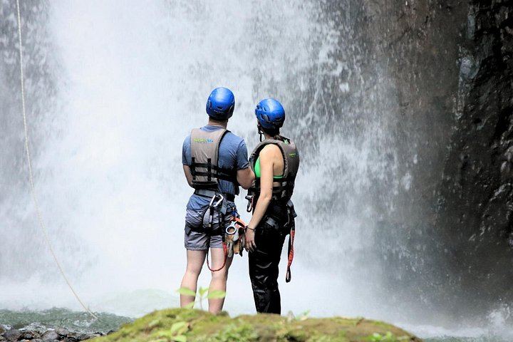 Pure Trek Rainforest Falls Combo: Waterfall Rappel, Jumps and Lunch, La Fortuna (2/12)