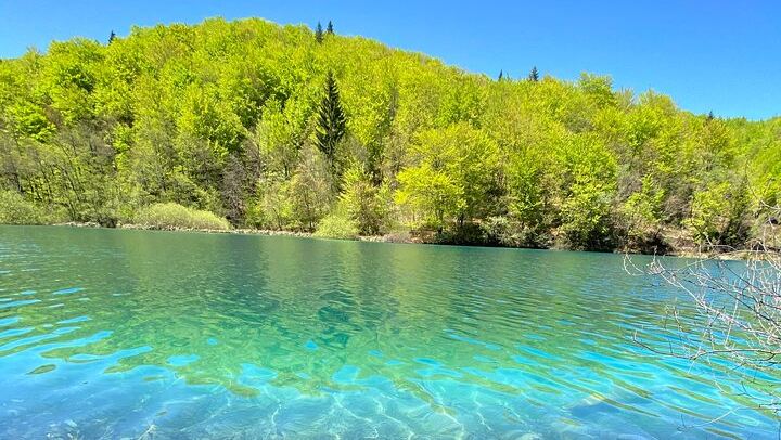 Plitvice Lakes Private Tour with Licensed Driver-Guide in a Blue Van from Zadar (2/8)