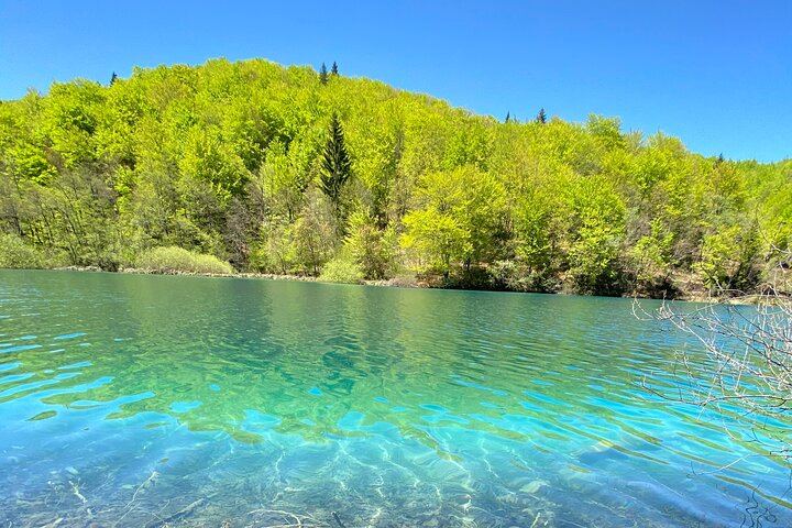 Plitvice Lakes Private Tour with Licensed Driver-Guide in a Blue Van from Zadar (2/8)