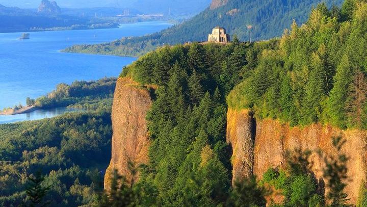 Family-Run Columbia Gorge Waterfall Tour: Multnomah, Latourell, Vista House (1/5)