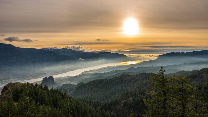 Columbia Gorge Waterfalls and Hood River Wine Tasting Afternoon Tour, Portland (2/12)