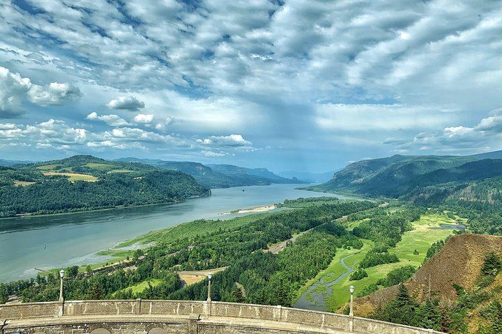 Half-Day Historic Highway Waterfalls Tour: Multnomah, Latourell, Horsetail (2/12)