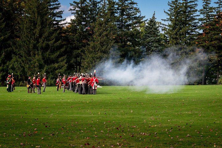 Gray Line Niagara Falls Day Tour: Priority Boat Cruise, Whirlpool and Queenston Heights (7/9)