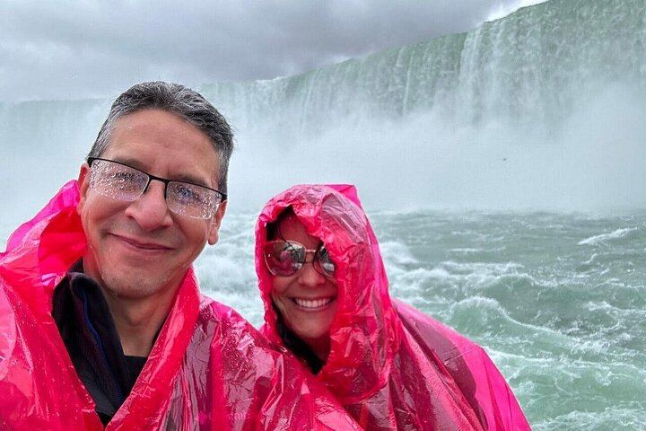 Walk Niagara Tours Two-Hour Walk: Hornblower Boat Cruise and Over 20 Landmarks (2/12)