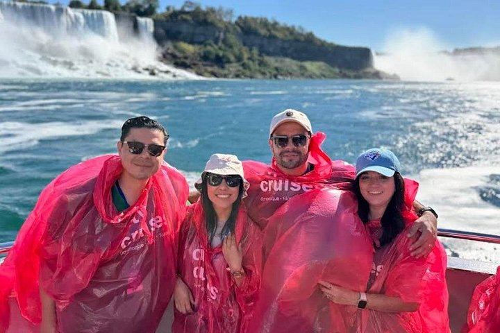 Walk Niagara Tours Guided Walk: Hornblower Boat Cruise and Journey Behind the Falls (6/12)