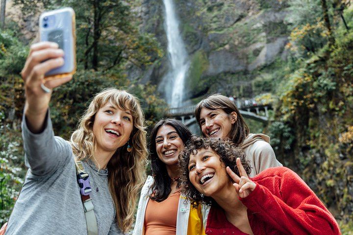 Small-Group Half-Day Waterfall Alley Tour with Local Stories from Director Park (1/12)