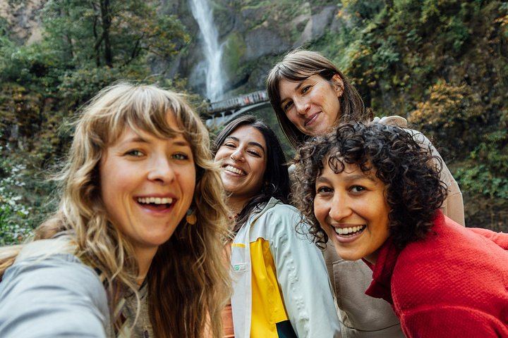 Small-Group Half-Day Waterfall Alley Tour with Local Stories from Director Park (4/12)