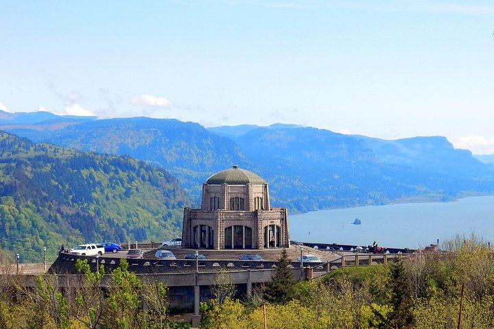 Columbia Gorge Waterfalls, Hood River and Timberline Lodge Day Tour, Portland (1/8)