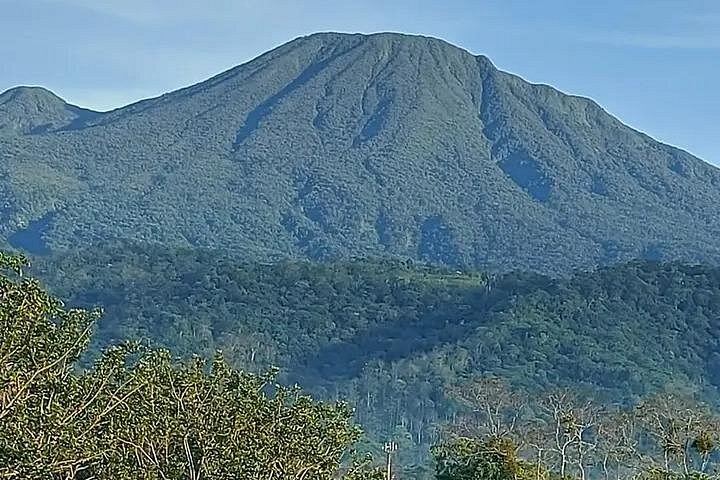 Tenorio-Miravalles Corridor Hike, Coffee and Chocolate Farm, Butterfly Lunch and Falls (11/12)
