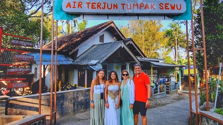 Tumpak Sewu Waterfall and Tetes Cave Day Tour from Surabaya, Private Car and Guide (4/5)