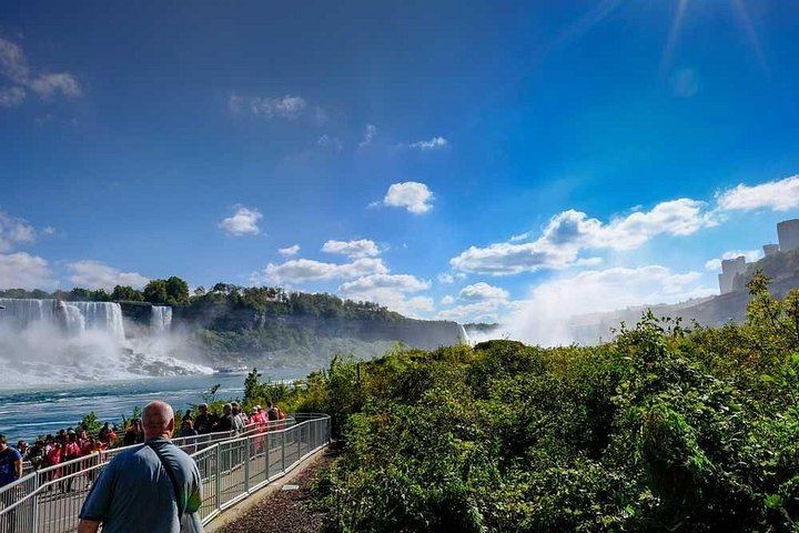 Nine-Hour Niagara Falls Trip from Toronto with Skip-the-Line Cruise and Welland Canal (12/12)