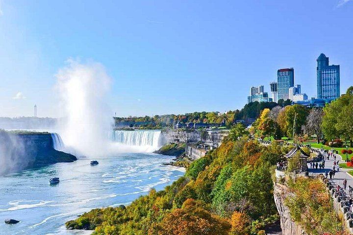 Nine-Hour Niagara Falls Trip from Toronto with Skip-the-Line Cruise and Welland Canal (11/12)