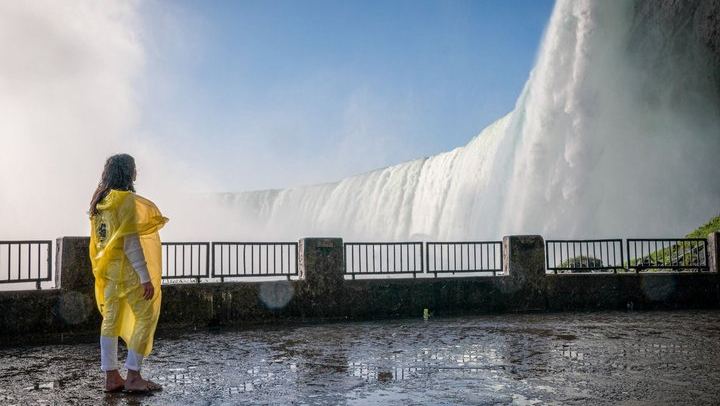 Nine-Hour Niagara Falls Trip from Toronto with Skip-the-Line Cruise and Welland Canal (2/12)