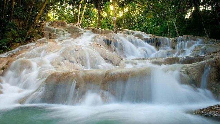 Dunn's River Falls Day Trip from Montego Bay with Hotel Pickup and Fees Included (1/5)
