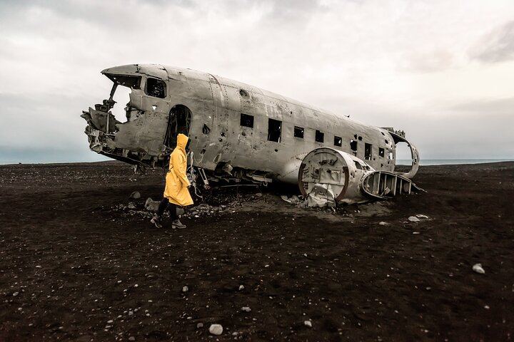 13.5-Hour South Coast Tour with DC-3 Plane Wreck Shuttle and Dyrholaey Views (9/12)