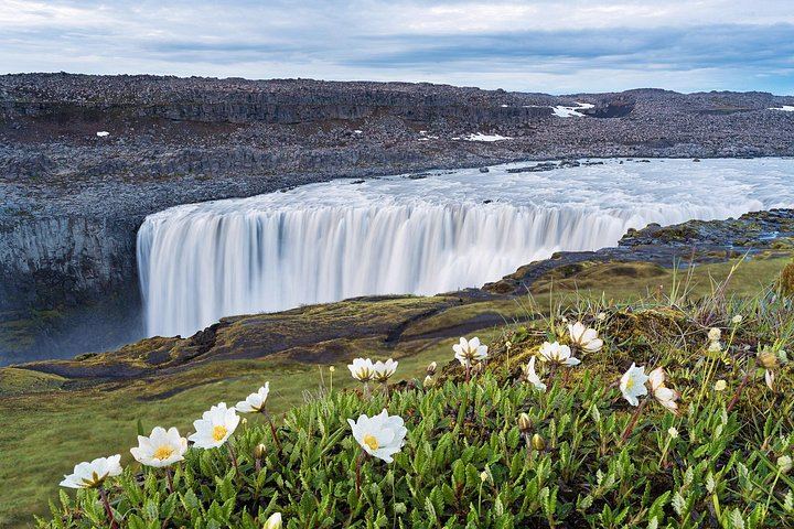 7-Hour Small Group from Akureyri Port: Godafoss, Hverfjall Crater Hike and Dettifoss (1/5)