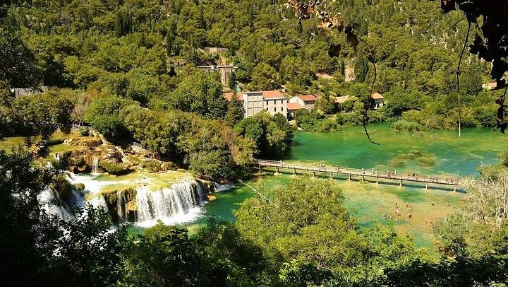 Krka Waterfalls and Skradin Tour from Split Cruise Terminal with Turina Fortress (1/10)