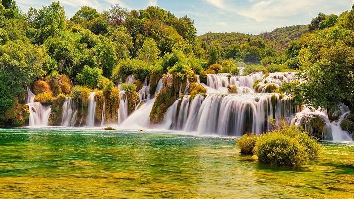 Krka Waterfalls and Skradin Tour from Split Cruise Terminal with Turina Fortress (3/10)