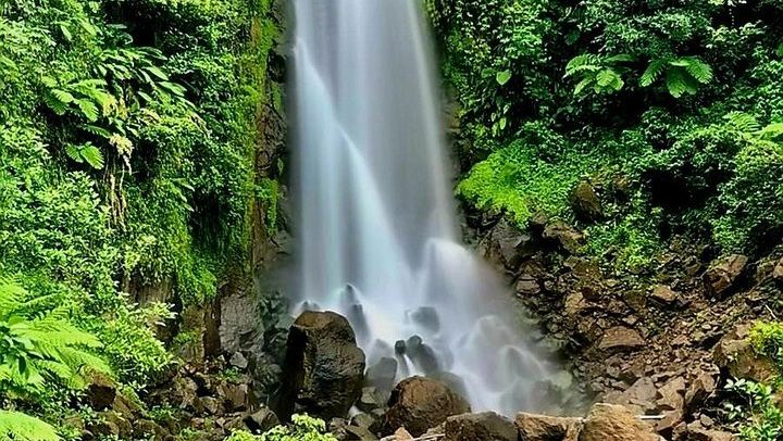 Middleham Falls Hike, Ti Tou Gorge Swim and Ti Kwen Glo Cho Hot Springs Day Tour (1/10)