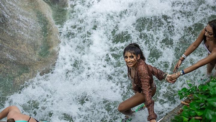Dunn's River Falls Catamaran Cruise with Reef Snorkel and Rum Punch Party (1/12)