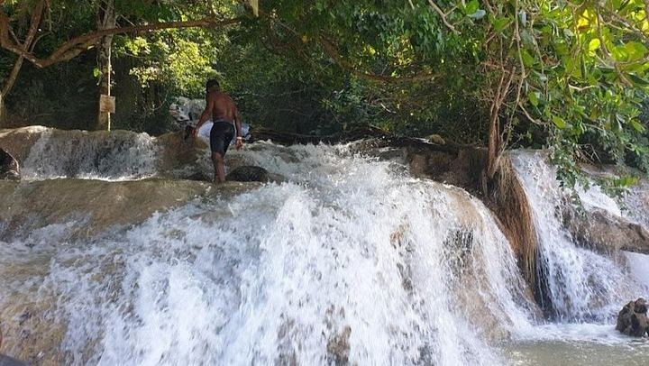 Dunn's River Falls Day Trip with Hi-Tech Tours, Green Grotto Caves Drive-By (1/7)