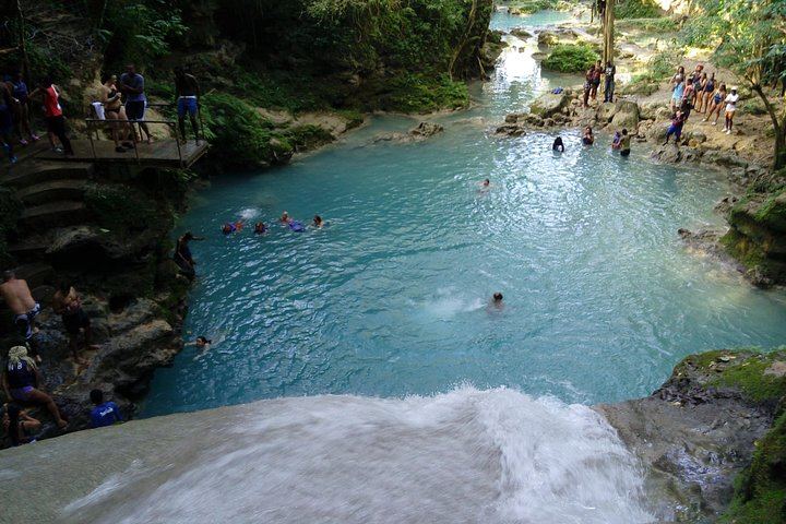Dunn's River Falls and Blue Hole Trip with Private Transport from Montego Bay (2/5)
