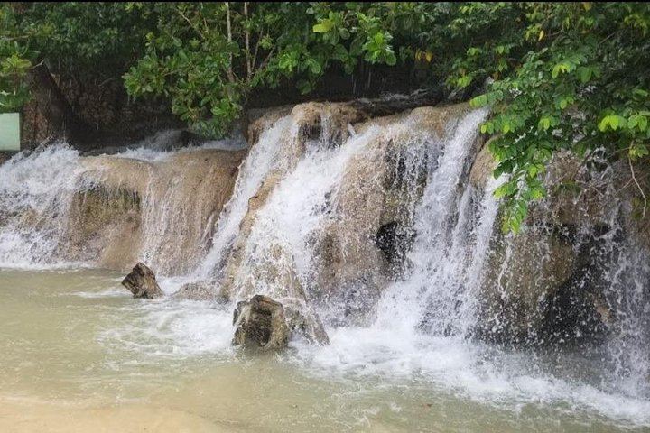 Dunn's River Falls Day Trip with Hi-Tech Tours, Green Grotto Caves Drive-By (7/7)