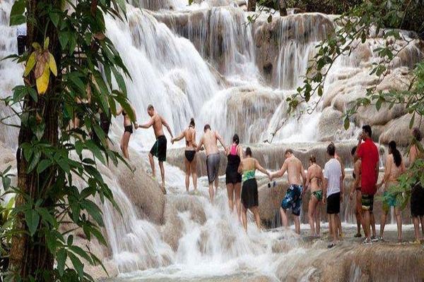 Half-Day Dunn's River Falls and Blue Hole Combo from Ocho Rios and Runaway Bay